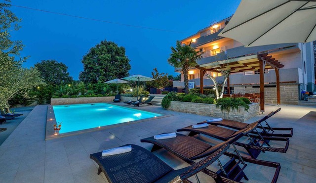 Holiday apartment with shared pool