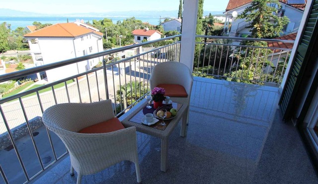 Holiday apartment with air conditioning and sea view in Malinska