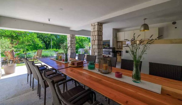 Holiday apartment with pool in idyllic surroundings