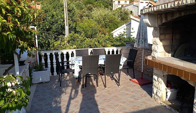 Holiday apartment with sea view 60 m from the beach
