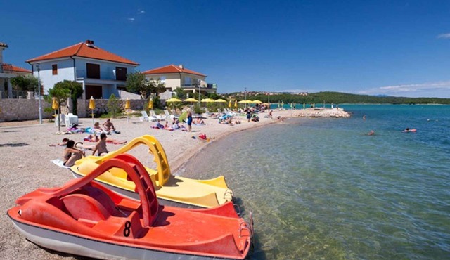 Holiday apartment with sea view in Klimno
