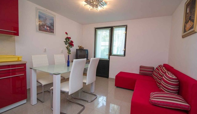 Holiday flat with terrace in Artatore