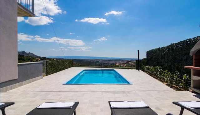 Holiday Home 2M with pool