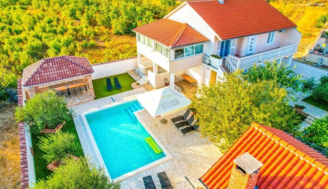 Holiday Home Dinko with pool