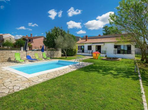 Holiday Home Dora by Interhome