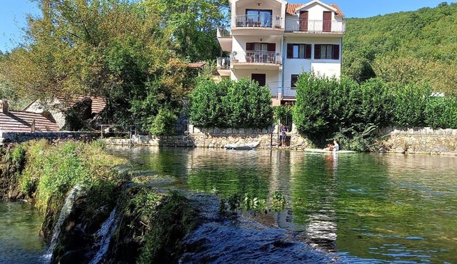 Holiday Home Grab I
