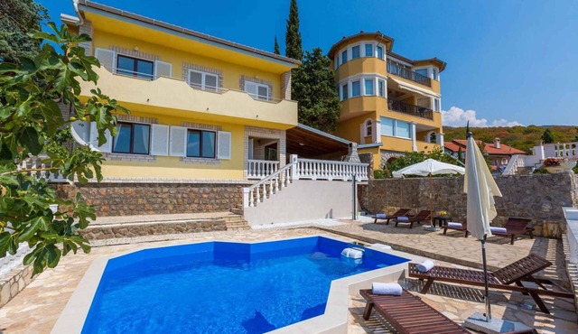 Holiday home with the pool
