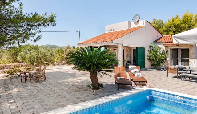 Holiday home in a small village - sourrounded by olives and nature