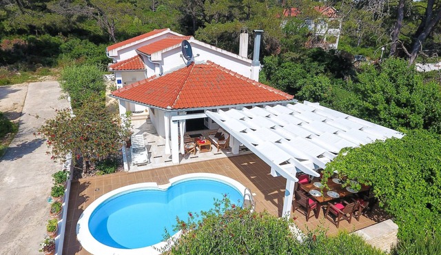 Holiday Home in Molat with Pool in Molat