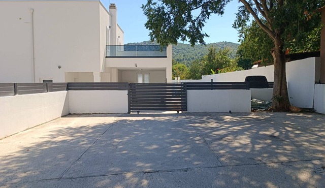 Holiday Home Iva - Three Bedroom Holiday Home