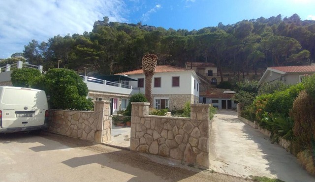 Holiday Home Kokić - Four Bedroom Holiday Home With Terrace And Sea View in Hvar