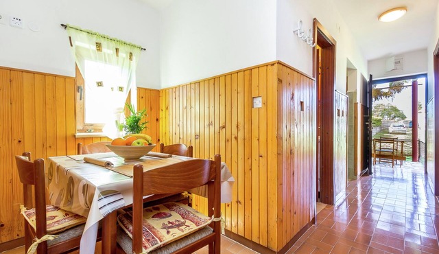 Holiday home only 800 m from the beach in Štinjan