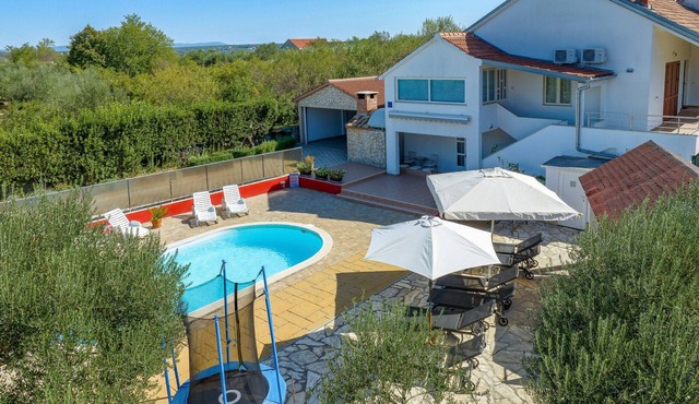 Holiday Home Polaca with Pool