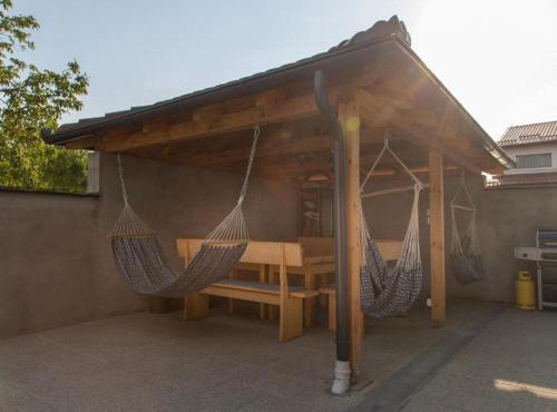 Holiday Home Thesaurum - Four Bedroom Holiday Home with Swimming Pool