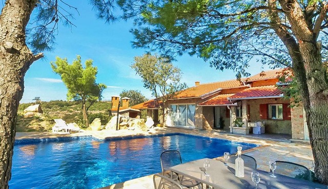 Holiday Home Villa Sandra by Interhome