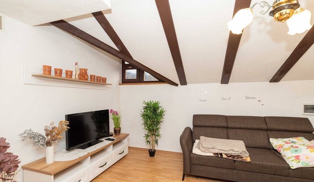 Holiday home with hot tube and 1 room