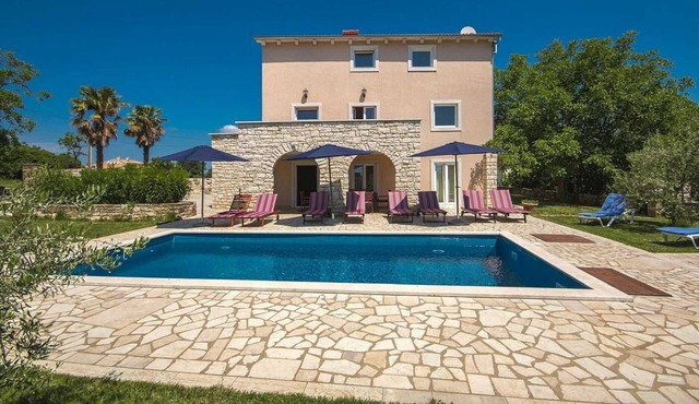 Holiday home with 5 bedrooms, swimming pool, central Istria