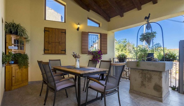 Holiday home with Jacuzzi in Risika