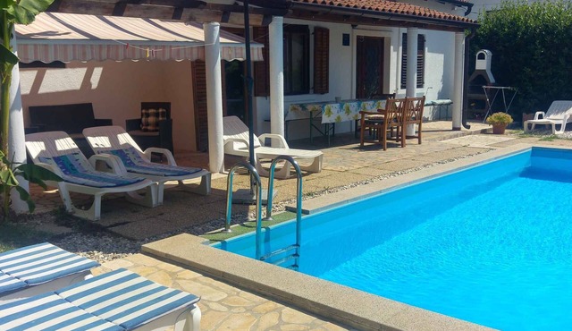 Holiday home with washing machine and smart TV