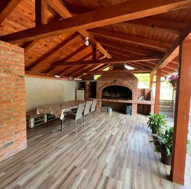 Holiday Homer Vila na Obali Vrbasa in Banja Luka