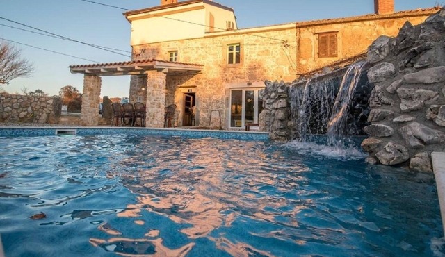 Holiday house Frank - with pool; - Vrbnik, Island Krk, Croatia