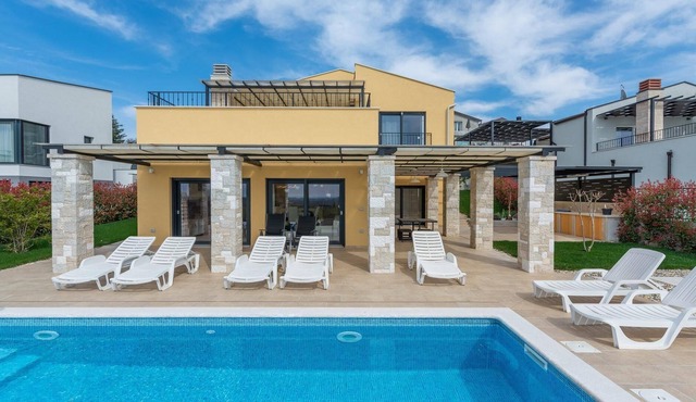 Holiday house Juricani for 6 - 8 persons with 3 bedrooms - Holiday home