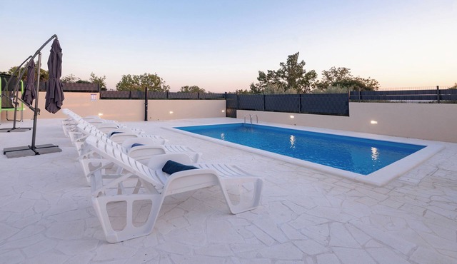 Holiday house Kamenjani with swimming pool!