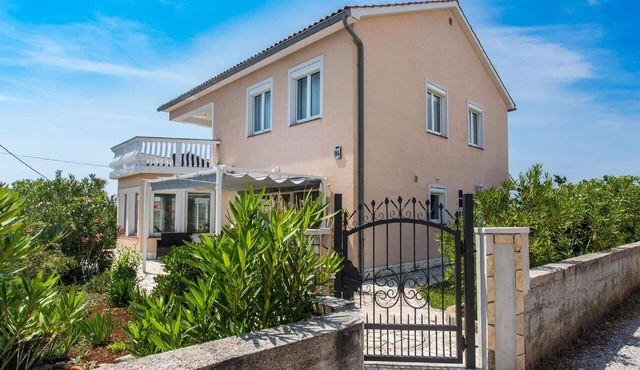 Holiday house Krk (Stadt) for 1 - 6 persons with 3 bedrooms - Holiday home