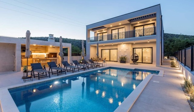 Holiday house Marina for 1 - 9 persons with 4 bedrooms - Holiday house