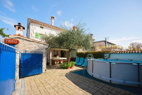 Holiday house Mario in Peresiji