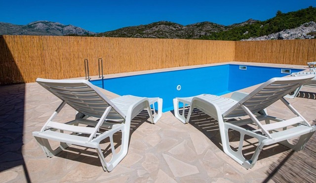 Holiday house Neum for 10 - 14 persons with 6 bedrooms - Holiday home in Neum
