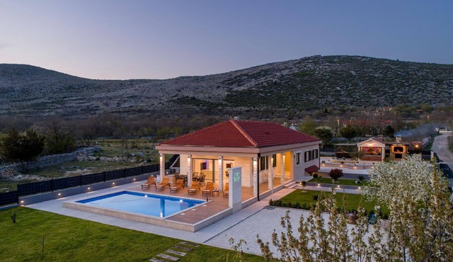 Holiday house Primorski Dolac for 1 - 8 persons with 4 bedrooms - Holiday house