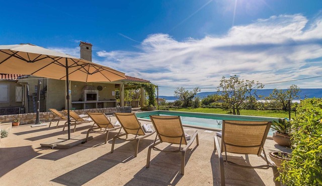 Holiday house TRSJA with swimming pool