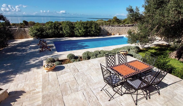Holiday house with a swimming pool Lun, Pag (K-18321)