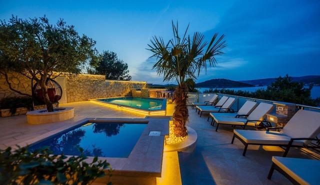 Holiday House with garden, close to the beach