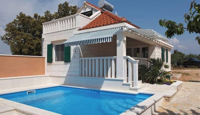 Homerez - Charming Villa in Pučišća with Private Pool in Pučišća