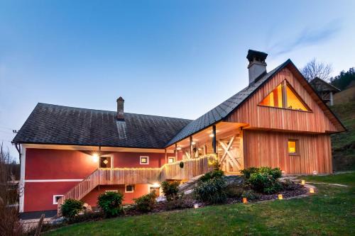 Homestead farm Tešnak in Gorenja vas-Poljane