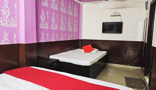 Hotel Deurali Deluxe -Nizamuddin Rly St in New Delhi