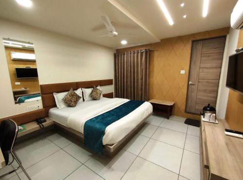 Hotel Kinara in Ahmedabad
