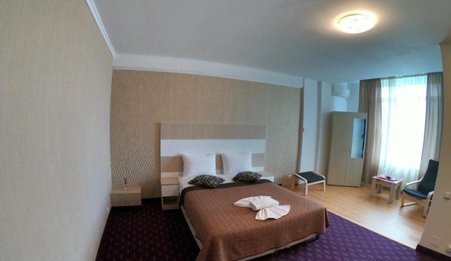 Hotel Mon Caprice in Bucharest