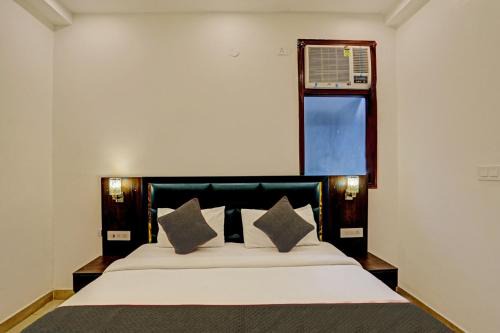 Hotel palam in New Delhi