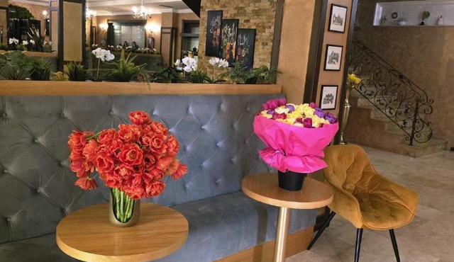 Hotel Yarus Plus in Ploiesti