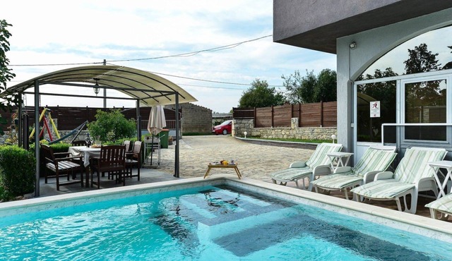 House Chill (115901-K1) - Galovac