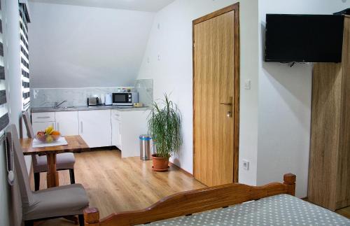 House Elena - Studio apartment/2 in Poljanak