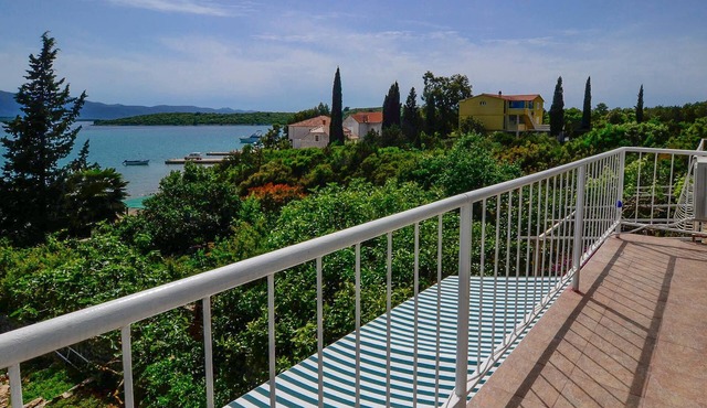 House Lovište (32934-K1) - Loviste