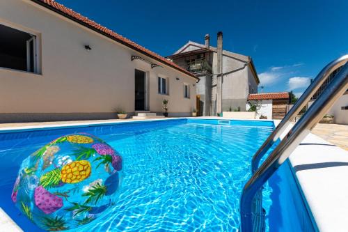 House Mirakul near Krka with Private Pool
