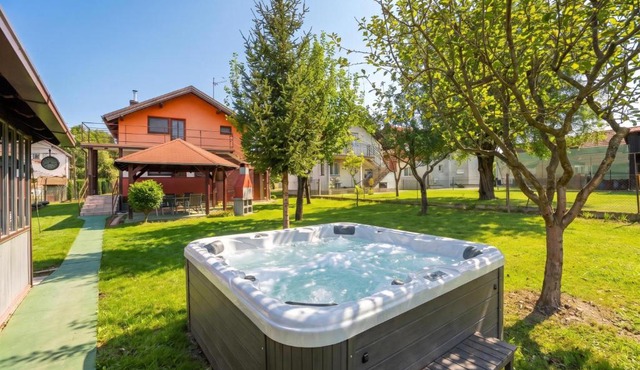 House Pepica With Hot Tub - Happy Rentals