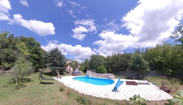 House with pool secluded in lush greenery ideal for couples/families with pets in Hrboki - Barban