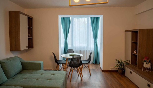 Illy's Apartment a stylish apartment located: the proximity of AFI Mall Brasov in Brașov