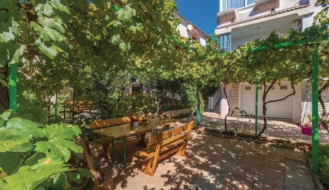 In a quieter part of Zadar awaits you this apartment, which offers everything you need for a carefre